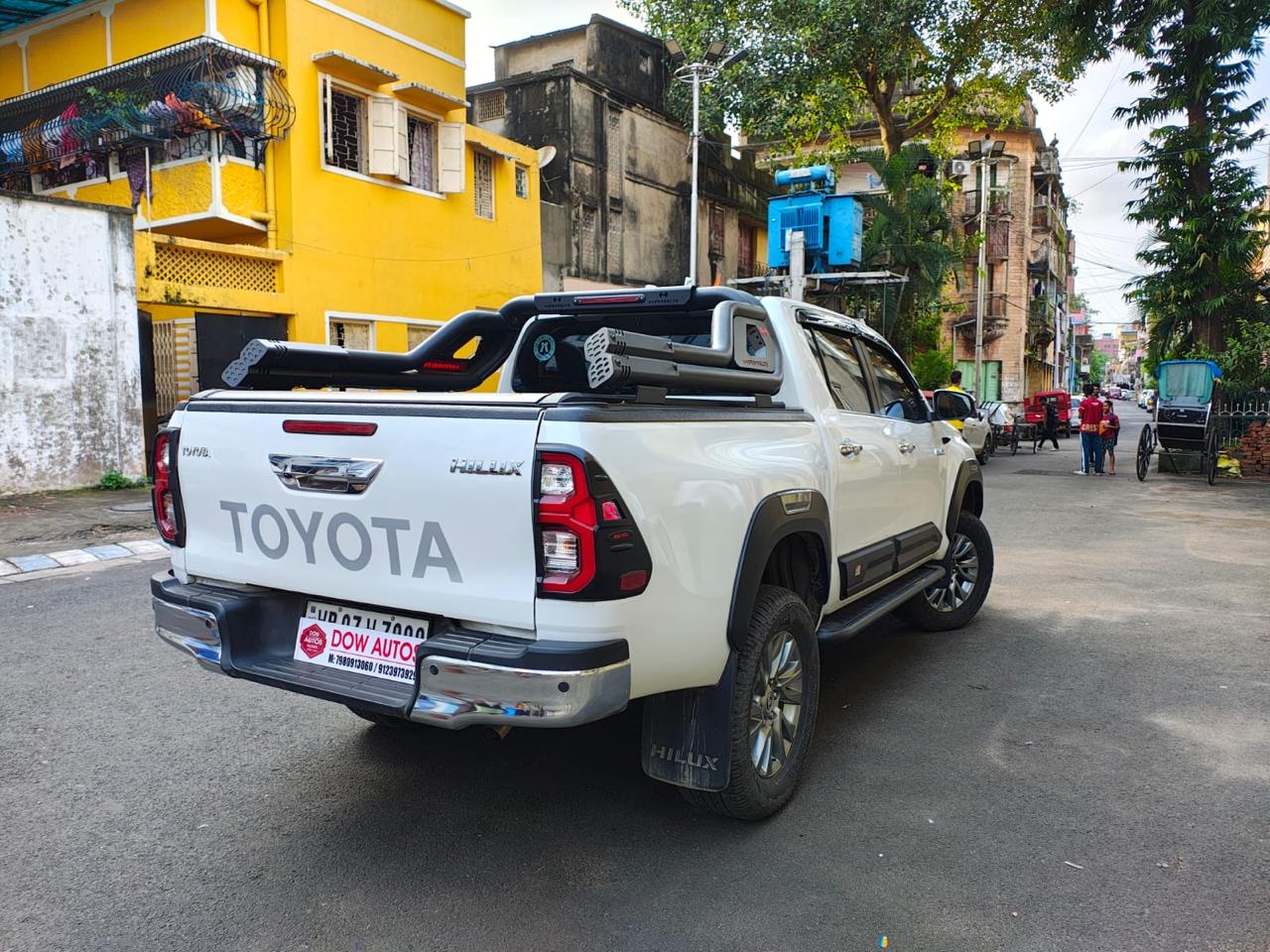 Toyota Hilux ( HIGH AT M1G)